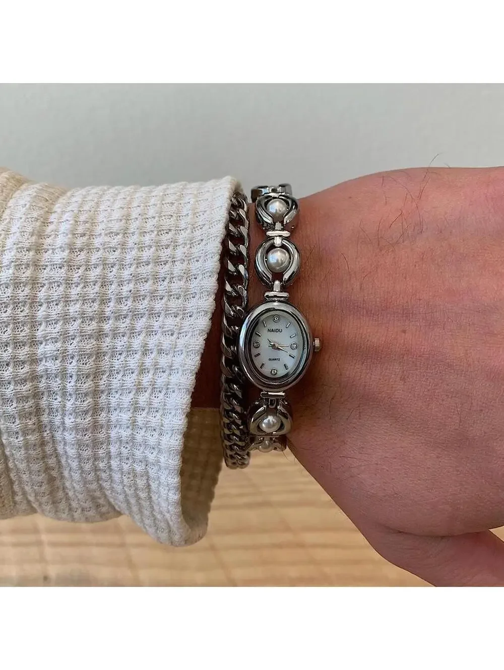 Luxury Y2K style Silver round stainless steel quartz pearl stone charm watch